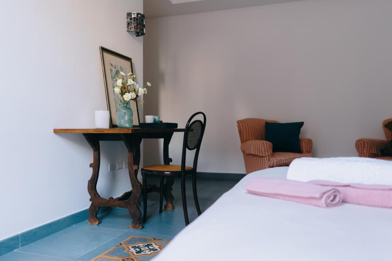 Janare - Rooms & Terrace Neapol Zewnętrze zdjęcie