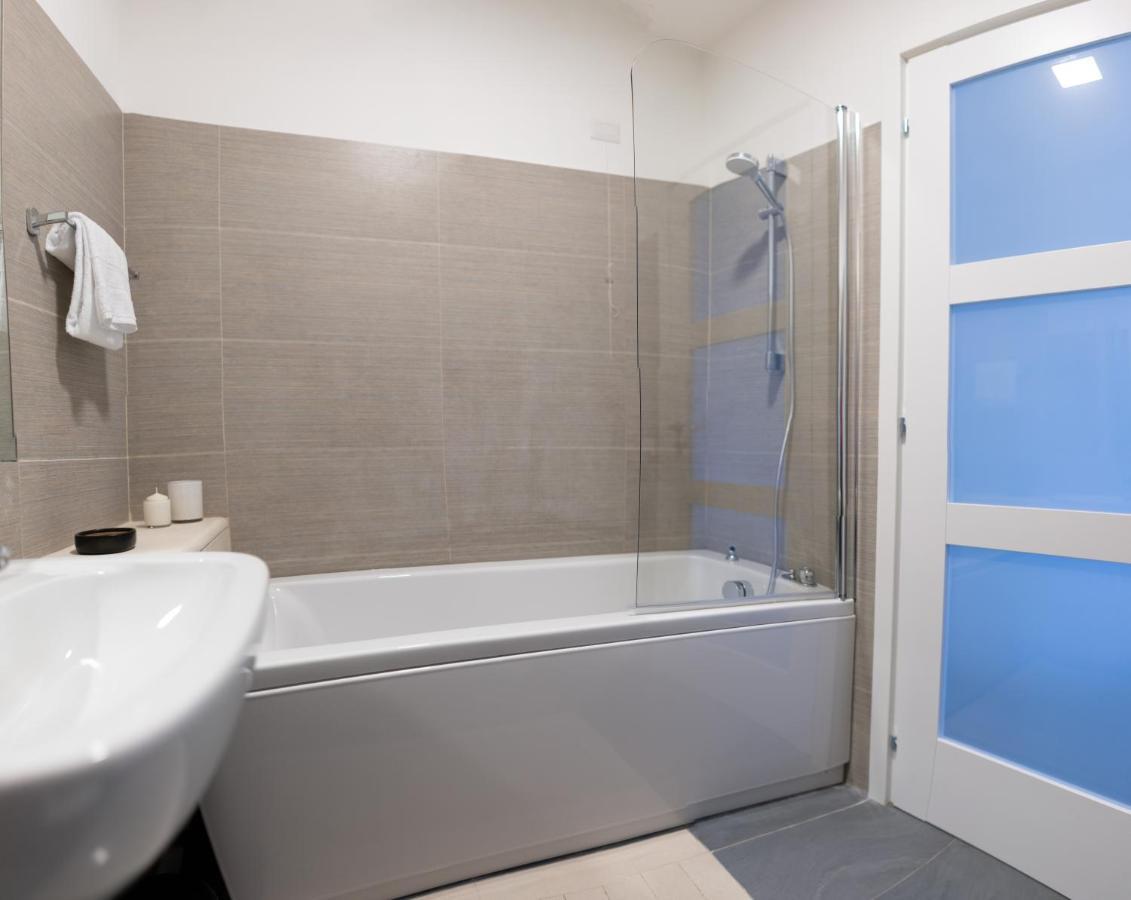 Janare - Rooms & Terrace Neapol Zewnętrze zdjęcie