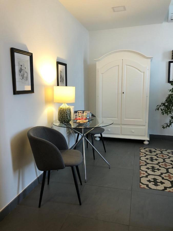 Janare - Rooms & Terrace Neapol Zewnętrze zdjęcie