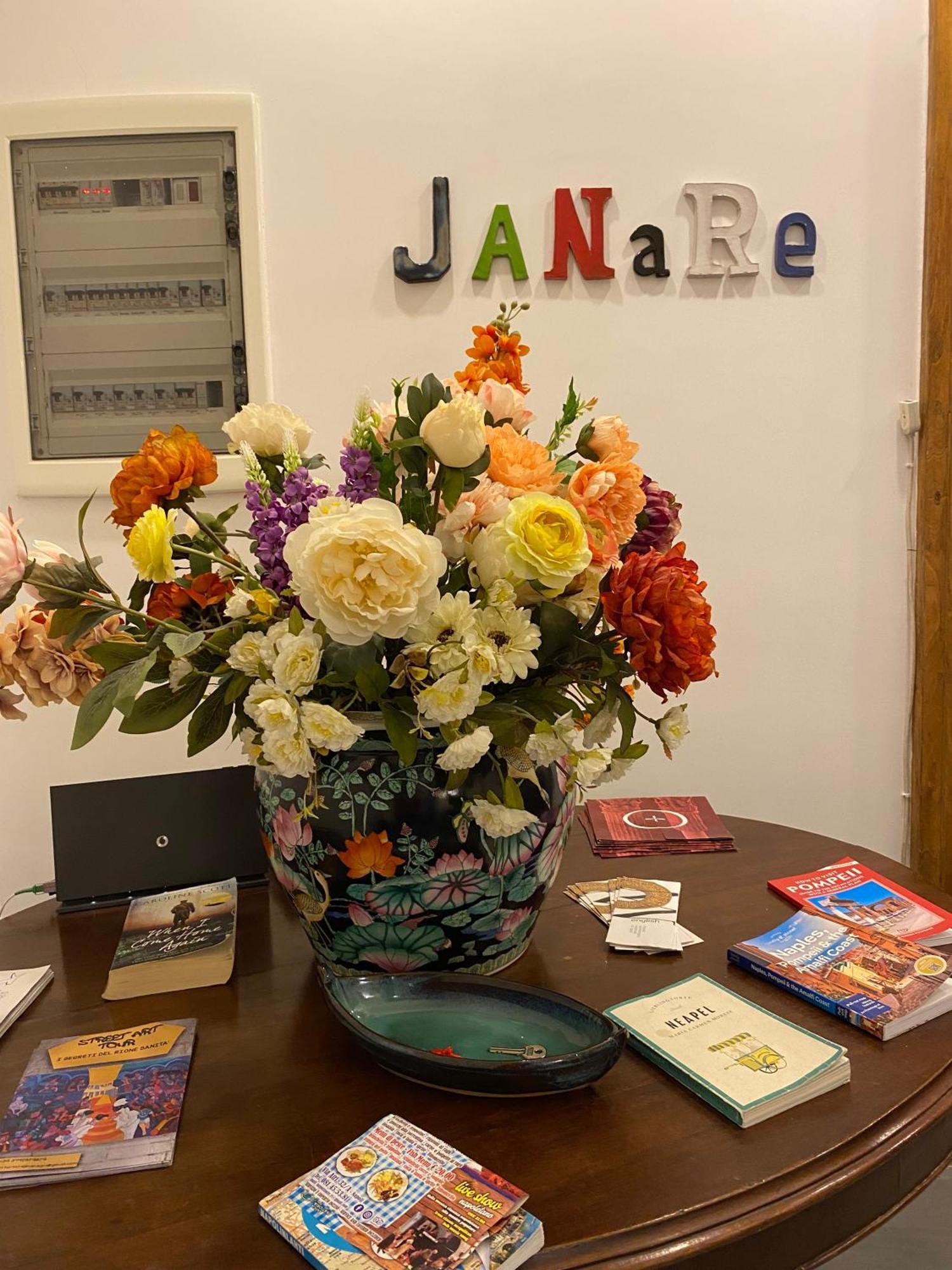Janare - Rooms & Terrace Neapol Zewnętrze zdjęcie